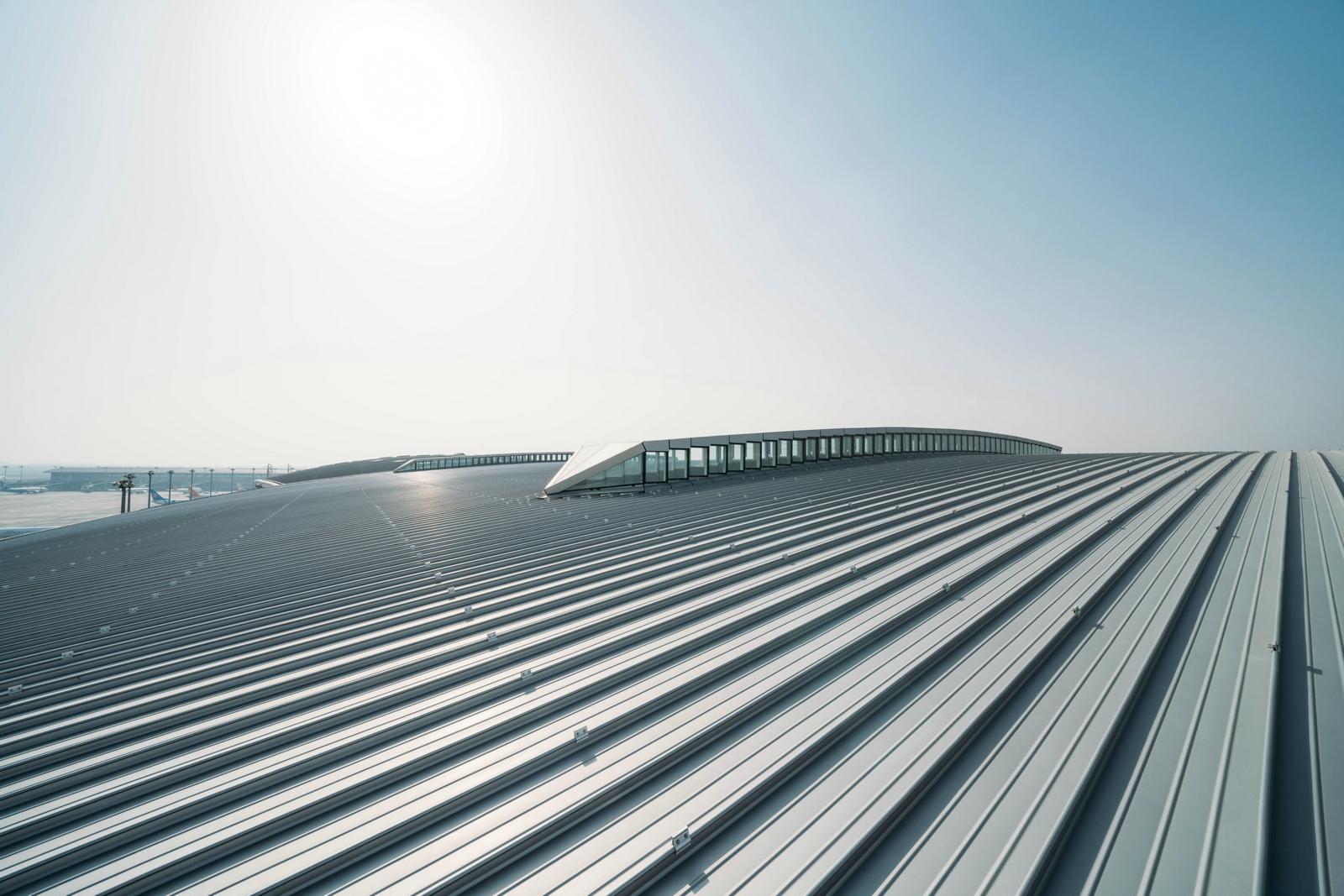 济南遥墙机场北指廊的屋面设计(图8)