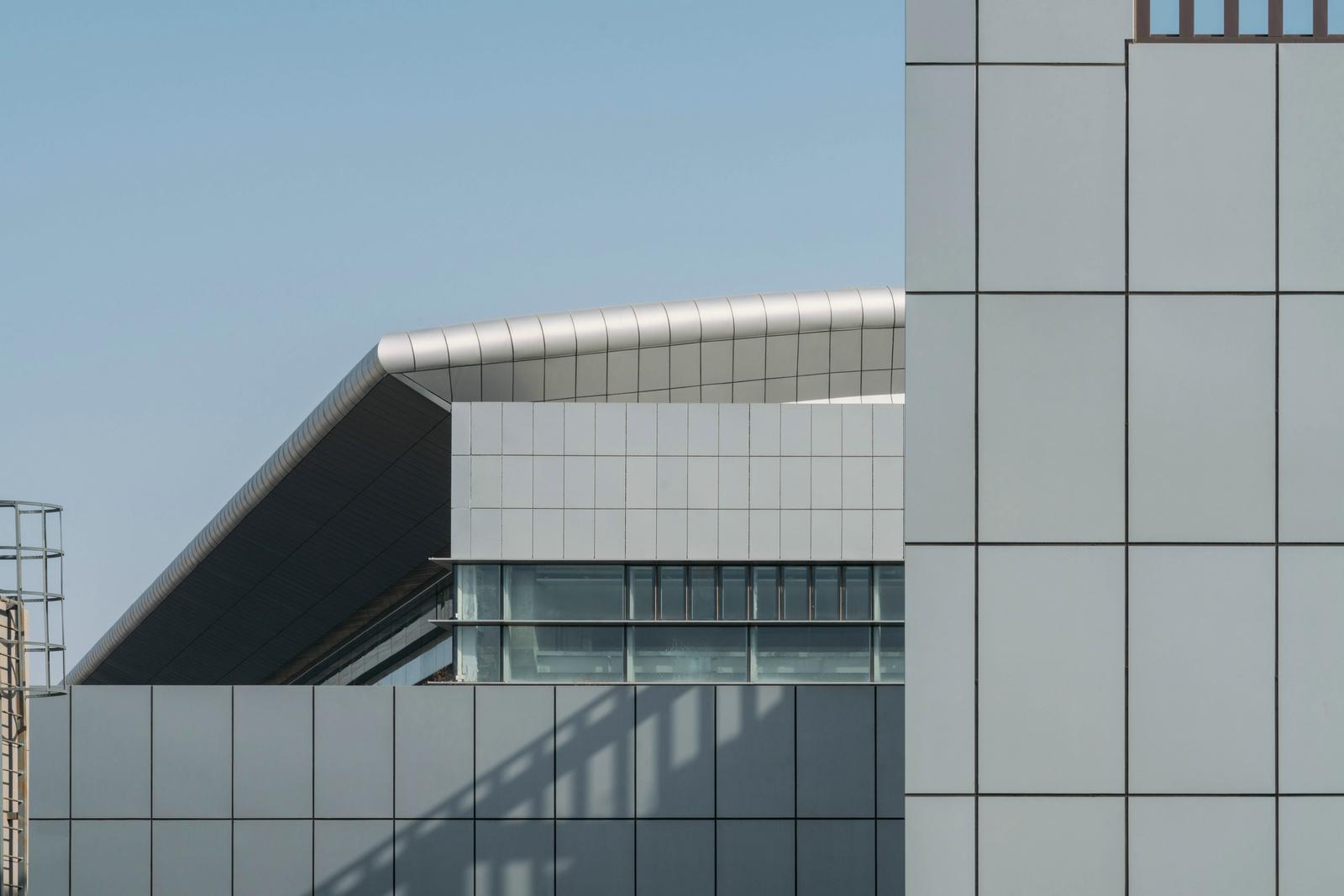 济南遥墙机场北指廊的屋面设计(图16)